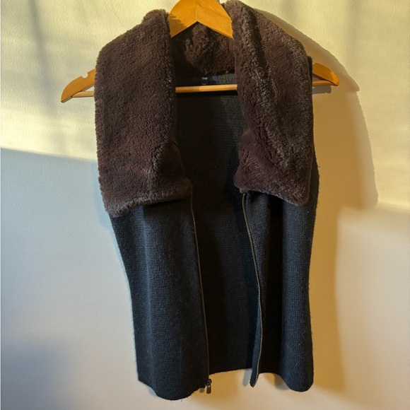 Gap wool/alpaca blend zip up vest - Picture 9 of 9